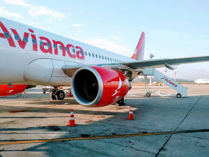 Avianca Airline Boeing 787-8 Engine Wallpaper