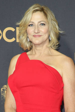 Award-winning Actress Edie Falco Of The Sopranos Wallpaper