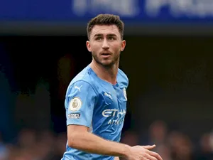 Aymeric Laporte Looking Up Wallpaper