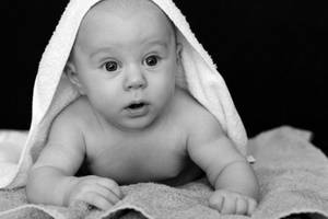 B&w Very Cute Baby Wallpaper