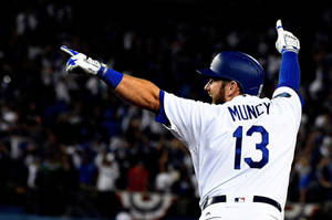 Back Of Max Muncy Wallpaper