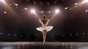 Ballet Dancer Published Crowd Highlight Wallpaper