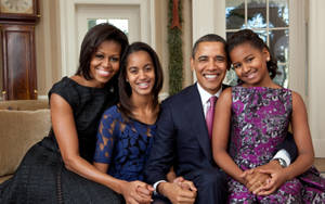 Barack Obama And His Beautiful Family Wallpaper