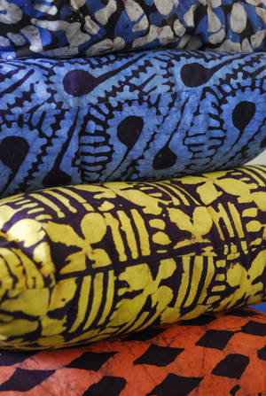 Batik Rows Wallpaper