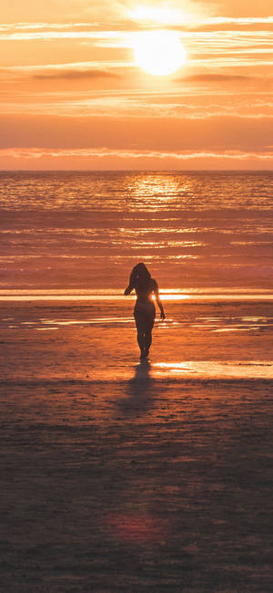 Beach Girl Golden Sunset Top Iphone Hd Wallpaper