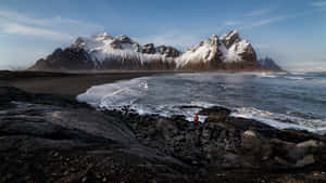 Beach With Mountain View In Iceland Desktop Wallpaper