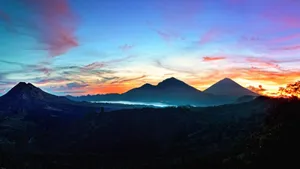 Beautiful Glowing Sunrise Wallpaper