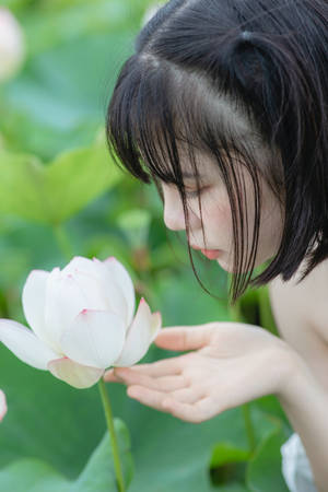 Beautiful Iphone Girl With Lotus Wallpaper