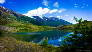 Beautiful Lake Scenery Wallpaper