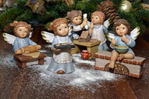 Beautifully Baked Christmas Angels Wallpaper