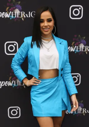 Becky G Instagram's Grammy Outfit Wallpaper