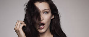 Bella Hadid American Fashion Supermodel Wallpaper