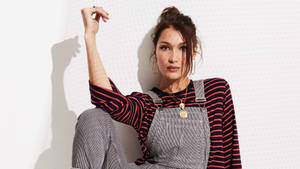 Bella Hadid In Casual Outfits Wallpaper