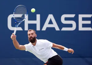 Benoit Paire Aiming To Hit Ball Wallpaper