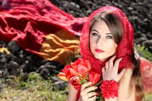 Best Lady In Red Wallpaper