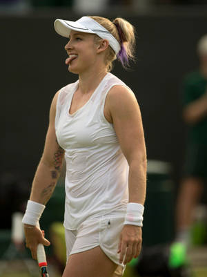 Bethanie Mattek-sands Tongue Out Wallpaper