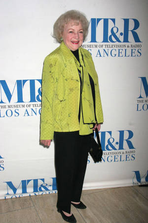 Betty White She Made It Event Wallpaper