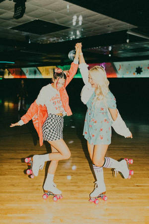 Bff In Roller Skates Wallpaper