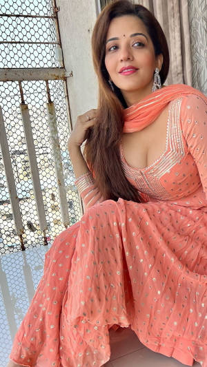 Bhojpuri Actress In An Embellished Dress Wallpaper