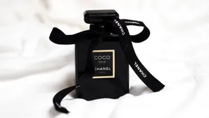 Black Aesthetic Chanel Shoot Wallpaper