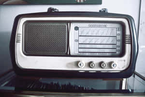 Black And White Vintage Radio Wallpaper