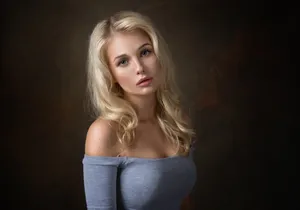 Blonde Female Model Pouty Face Wallpaper