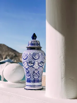 Blue Floor Vase Decoration Wallpaper