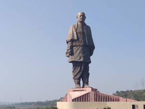 Blue Sky Sardar Patel Statue Wallpaper