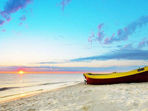Boat Facing Sea At Cape Cod Wallpaper