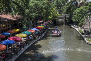 Boat In San Antonio River Walk Wallpaper