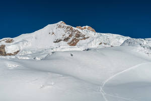 Bolivia Huayna Potosi Snow Mountain Wallpaper