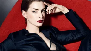 Boss Lady Anne Hathaway Wallpaper