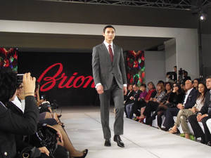 Brioni Model On The Runway Wallpaper