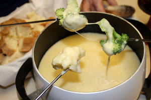 Broccoli Cheese Fondue Wallpaper