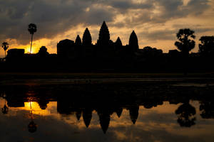 Brown Aesthetic Angkor Wat Sunset Silhouette Wallpaper