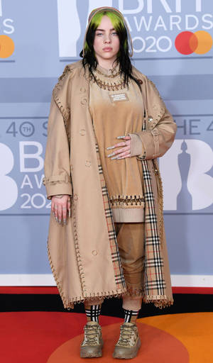 Burberry Outfit On Billie Eilish Wallpaper
