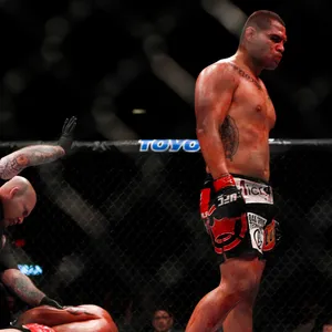 Cain Velasquez Versus Antonio Silva Wallpaper