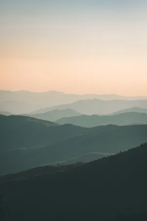 Calm Pastel Mountains Wallpaper