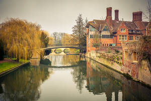 Cambridge Garret Hostel Bridge Wallpaper