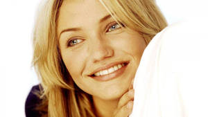 Cameron Diaz White Aesthetic Close-up Wallpaper