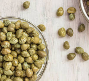 Capers In A Bowl Wallpaper