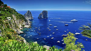 Capri Italy Busy Ocean Wallpaper