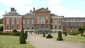 Caption: 'the Splendid Kensington Palace In Daylight' Wallpaper