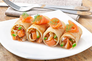Captivating Egg Rolls With Salmon Wallpaper