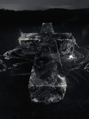 Capture Professional Looking Photos With Cross Iphone Wallpaper