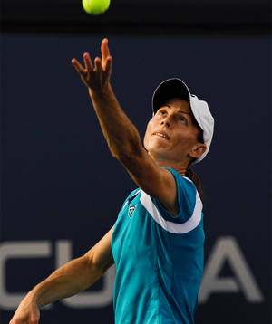 Cara Black Throwing Ball Wallpaper