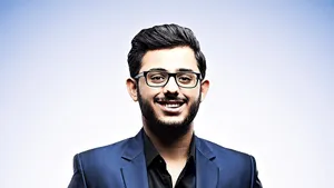 Carryminati's Formal Photo Wallpaper