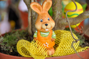 Celebrate Easter With This Cute Bunny Figurine! Wallpaper