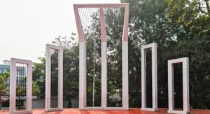 Central Shaheed Minar In Dhaka Wallpaper