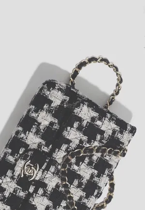 Chanel Aesthetic Purse Wallpaper